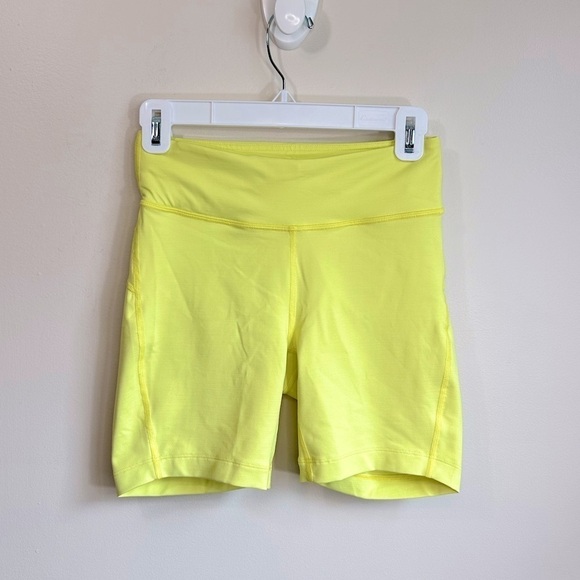 NWT Outdoor Voices Move Free 6” Bike Hike Workout Shorts Gecko Yellow Size Small - Picture 2 of 15
